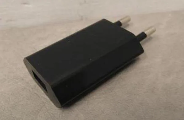 Caricabatterie USB «Portable Charging Kit» — foto 3 dell'alert A12/0382/17