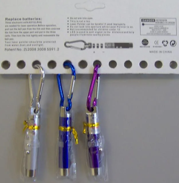 Portachiavi puntatore laser "Nuovo laser &amp; Led Light" &amp; #13; — foto 3 dell'alert A12/0964/12