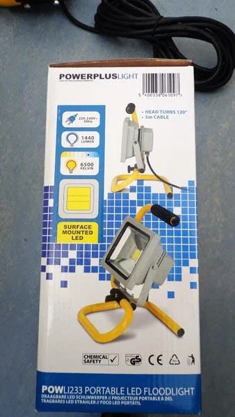 Proiettore a LED «POWERPLUSLIGHT POWLI233 Portable LED Floodlight» — foto 4 dell'alert A12/1393/19