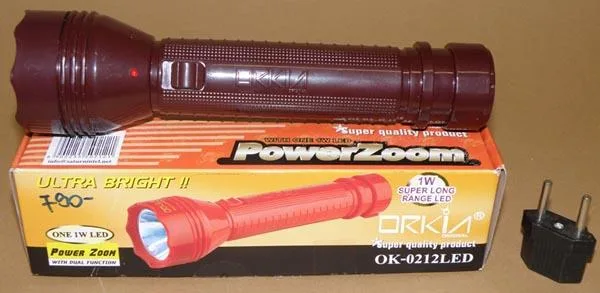 Torcia ricaricabile «PowerZoom» — foto 1 dell'alert A12/0831/15