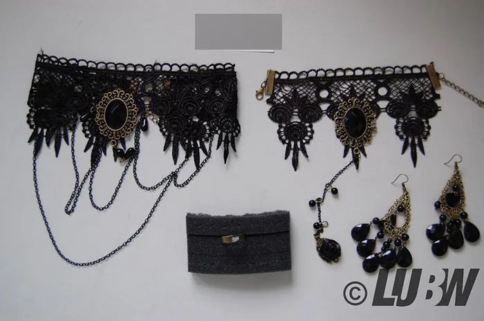 Set di gioielli «PPX 4 Stück Gotisch Choker Halskette Armbänder Schmuck Halsband Ketten Victorian Steampu…» — foto 2 dell'alert INFO/00055/22
