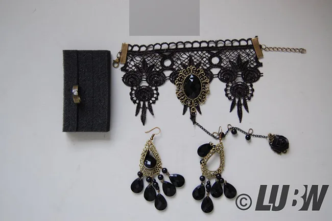 Set di gioielli «PPX 4 Stück Gotisch Choker Halskette Armbänder Schmuck Halsband Ketten Victorian Steampu…» — foto 3 dell'alert INFO/00055/22