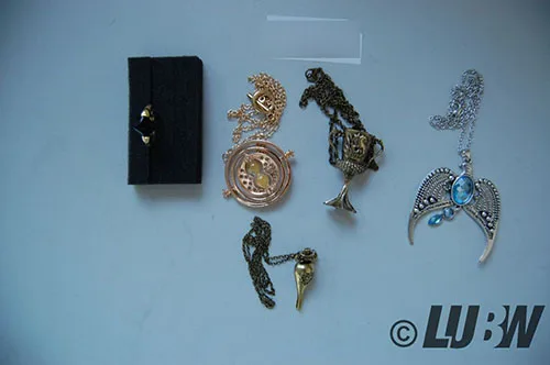 Collana con ciondolo «PPX 9 Stücke Zeitumkehrer Heiligtümer des Todes Goldenen Schnatz Halskette Zauberstein A…» — foto 2 dell'alert INFO/00081/22