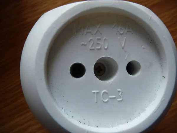 Presa Multiplug — foto 4 dell'alert A12/01654/21