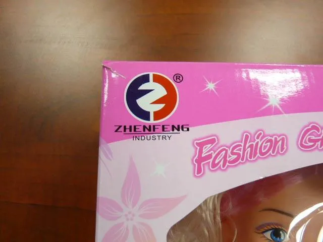 Bambola di plastica «Pretty Doll» (Zhenfeng Industry)