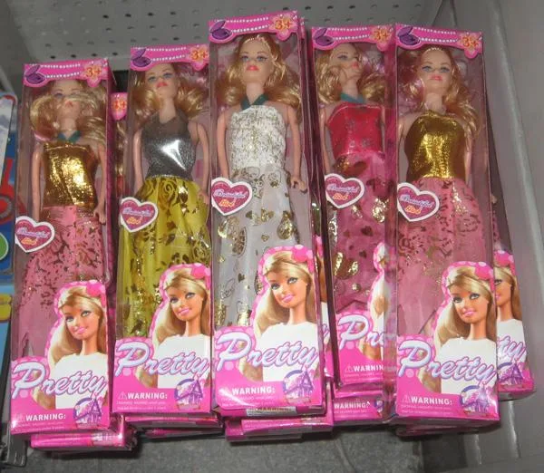 Bambola di plastica «Pretty» (Unknown)
