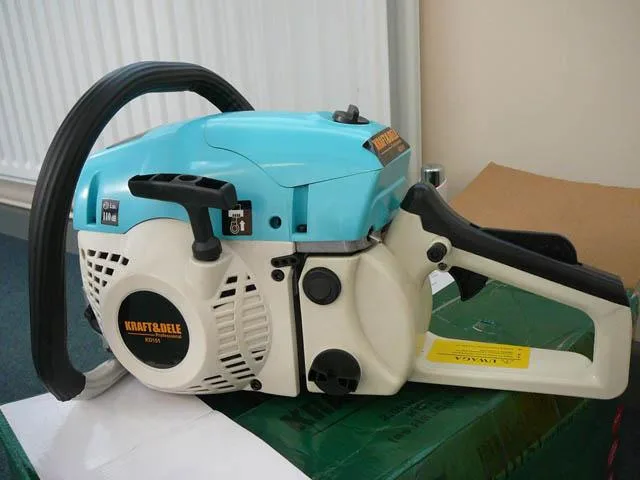 Motosega «Professional Chainsaw - Gas Chain Saw» — foto 1 dell'alert A12/1408/14