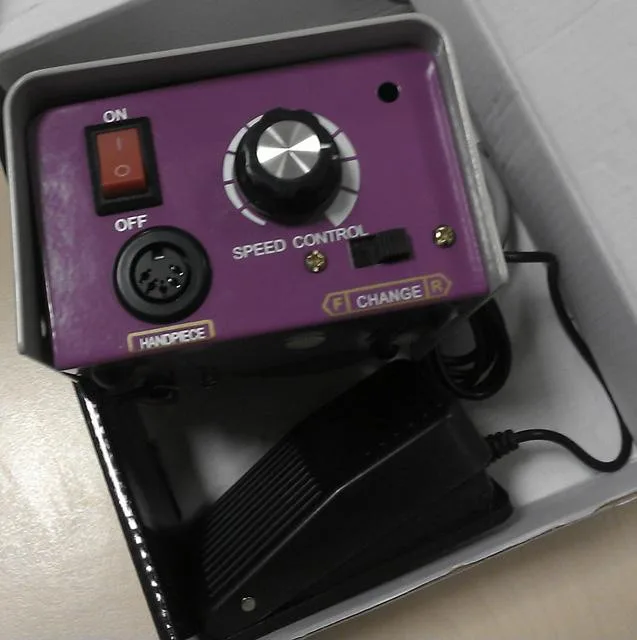 Set manicure/pedicure «Professional Electric Nail Machine» — foto 2 dell'alert A12/0032/14