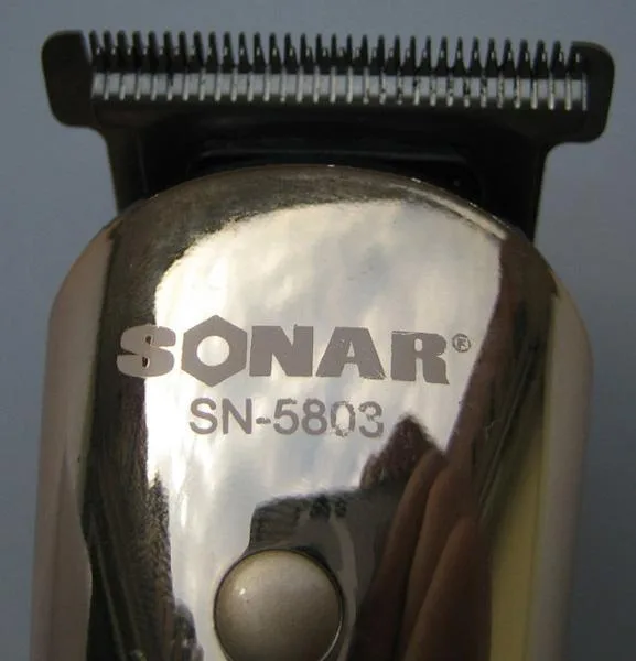 Tagliacapelli «Professional HAIR CLIPPERS» — foto 2 dell'alert A12/0439/19