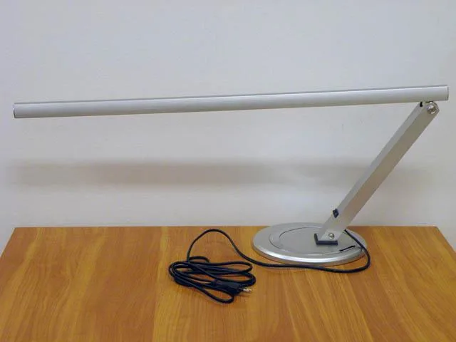 Lampada da scrivania fluorescente «Professional Table Lamp» — foto 3 dell'alert A12/1003/14