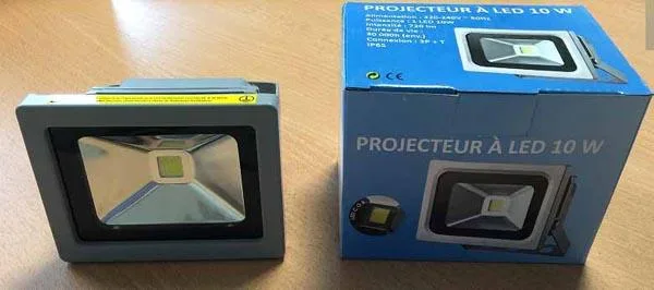 Proiettore a LED «Projecteur à LED 10 W (10W LED floodlight)» — foto 1 dell'alert A12/0170/16