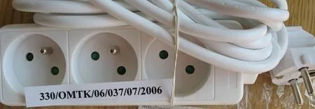 Prolunga a tre prese con interruttore di sicurezza per bambini — foto 5 dell'alert 0779/06