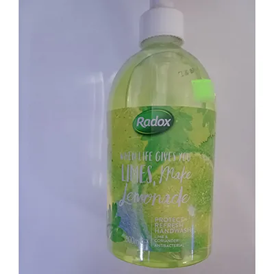 Sapone liquido per le mani «PROTECT + REFRESH HANDWASH LIME &amp; CORIANDER ANTIBACTERIAL» (Radox)