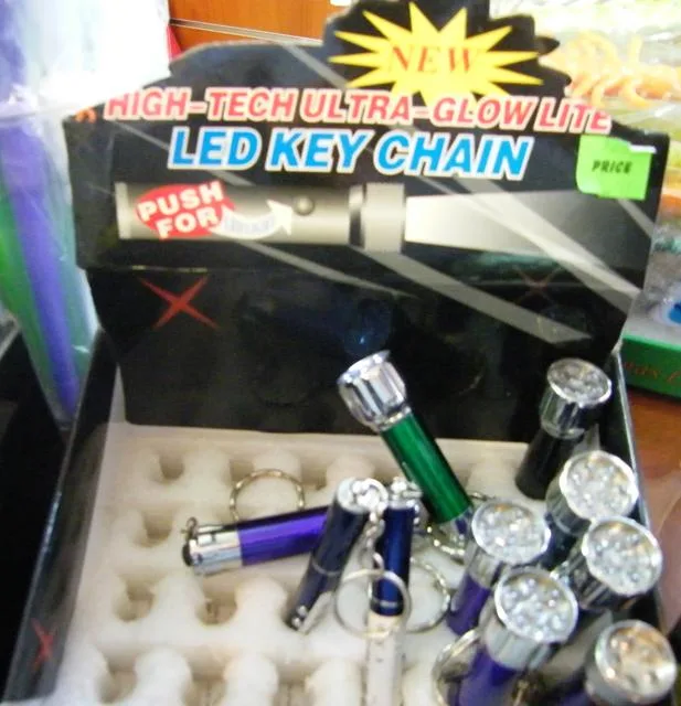 Puntatore laser con torcia a LED "High-Tech Ultra Glow — foto 1 dell'alert 0647/12