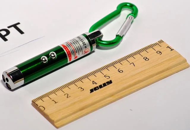 Puntatore laser "Key-ring 2 in Laser & Led Light" — foto 1 dell'alert A12/0849/12