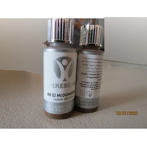 Trucco permanente «Purebeau "AB 02 Mediumbrown"» (Purebeau)