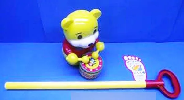 Push-along giocattolo «PUSHING BEAR WITH DRUM» (La Gran Familia)