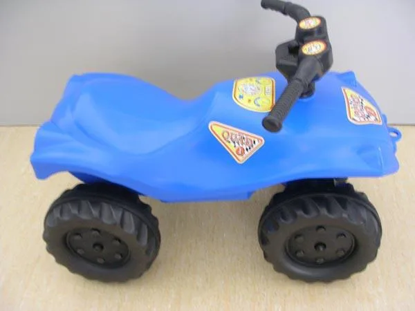 Giocattolo da corsa «Quad gyemekjáték» (Dohany)