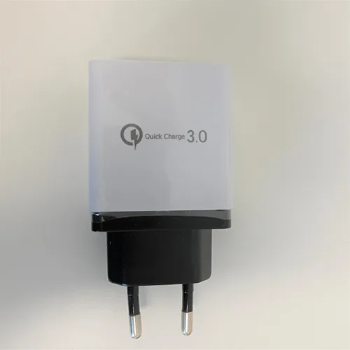 Caricabatterie USB «Quick Charge 3.0» — foto 1 dell'alert A12/00848/24