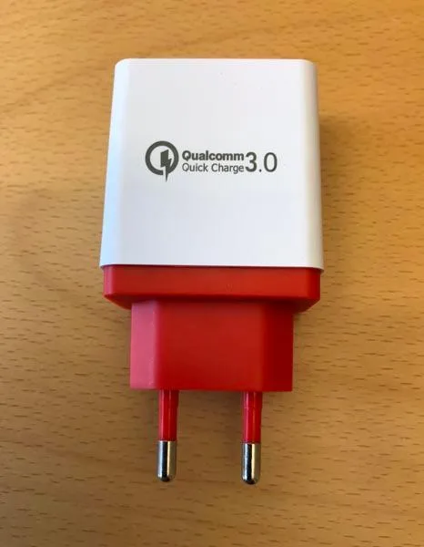 Caricabatterie USB «Quick charge 3.0» (Qualcomm)