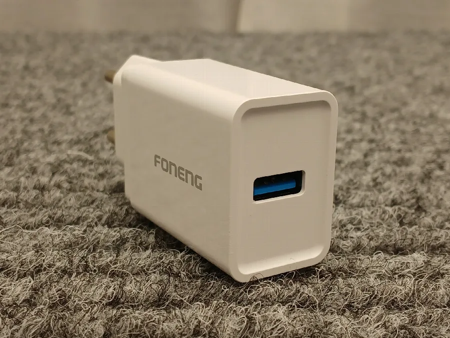 Caricabatterie USB «Quick Charger» (Foneng)