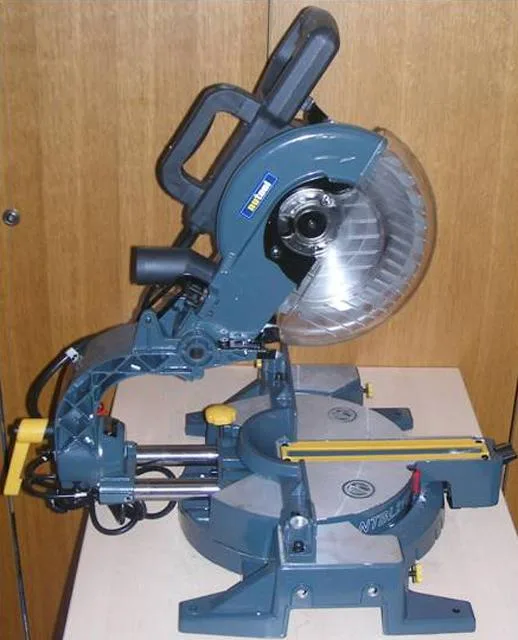 Mitre sega & #13; & #13; «Radial Arm Mitre Saw 1800W» — foto 1 dell'alert A12/1921/12