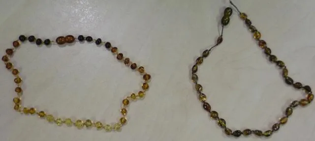 Collana di dentizione ambrata &amp; #13; &amp; #13; «"Rainbow Baroque with cherry" and "Green beans"»