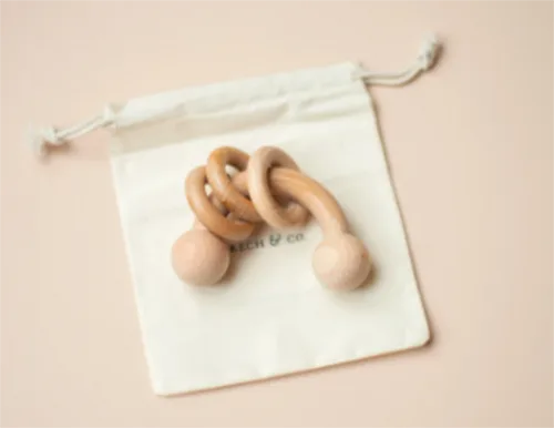 Sonaglio in legno «Rainbow Wood Rattle» (Grech &amp; Co.)