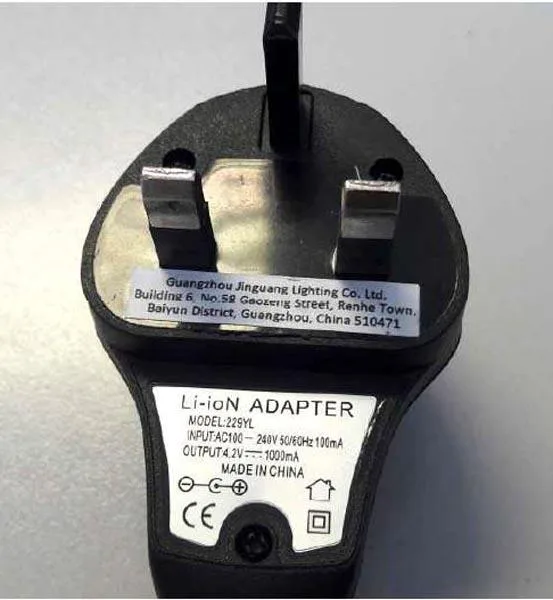 Faretto ricaricabile a LED «Rechargeable 150mm Luminator Lamp» — foto 2 dell'alert A12/1413/19