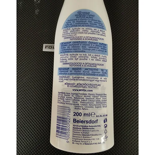 Latte detergente «REFRESHING CLEANSING MILK» (Nivea)