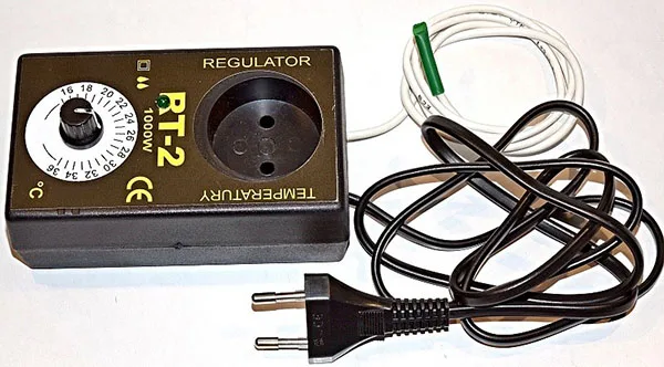 Termostato «Regulator temperatury RT-2» (ZUH TOMAR)