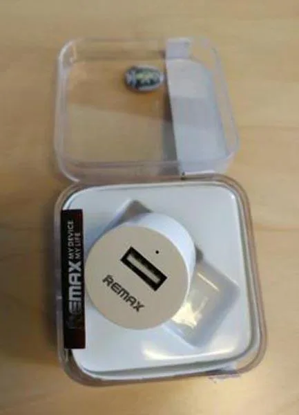 Caricabatterie USB «Remax» — foto 1 dell'alert A11/0041/18