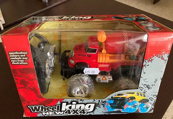 Auto di controllo remoto «Remote controlled car (Wheel King)» — foto 2 dell'alert A12/00070/22