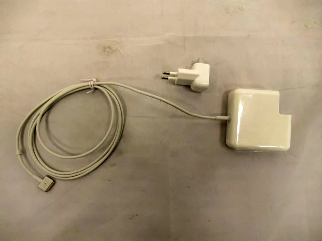 Adattatore di potere «Replacement AC Adapter 60W» — foto 2 dell'alert A12/01380/20