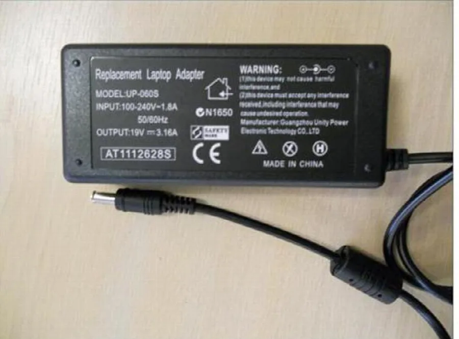 Caricabatterie di rete 
 & #13; «Replacement Laptop Adaptor» — foto 1 dell'alert A12/1320/12