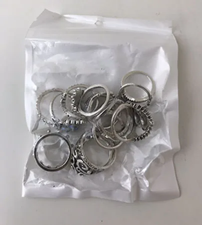 Anelli «Retro exaggerated rings» — foto 1 dell'alert A12/02878/23