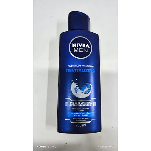 Latte per il corpo «REVITALIZING BODY MILK» (Nivea)