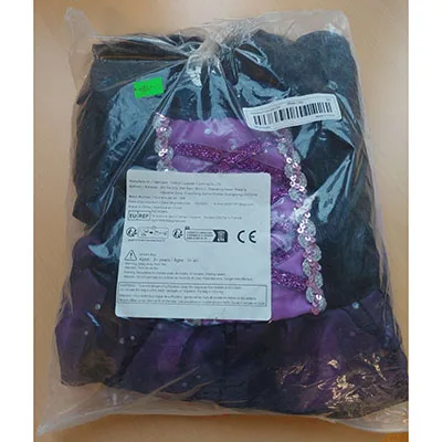 Costume da abito fantasia «Robe de sorcière à capuche violette avec manches trompette en dentelle noire et patchwor…» — foto 2 dell'alert SR/00181/26