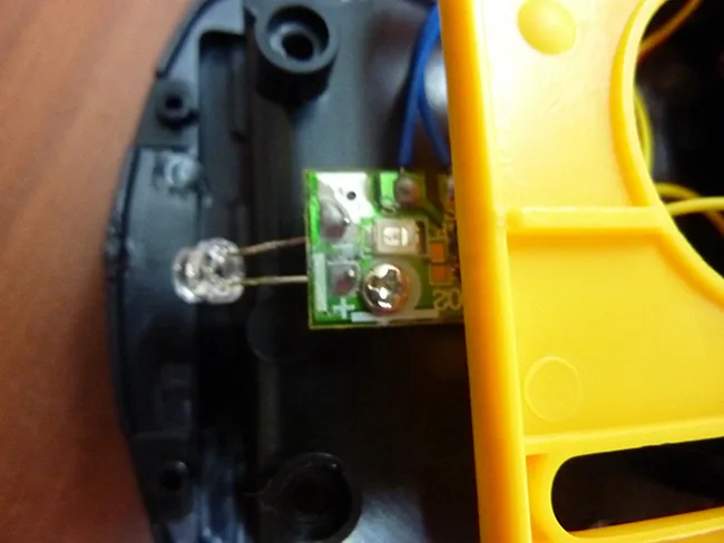 Giocattolo a batteria «ROBOT DEFORM» — foto 2 dell'alert A12/00395/21