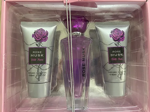 Set regalo cosmetico «Rose Musk / Rose Story» — foto 4 dell'alert A12/01130/23
