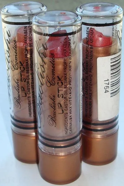 Rossetto – Lipstick BAOLISHI/JULINNA n. 2 rosso, 3 rosa, 4 rosso, 8 rosa, 9 marrone, 11 rosso e BAOLISHI No 70 — foto 1 dell'alert 1337/10