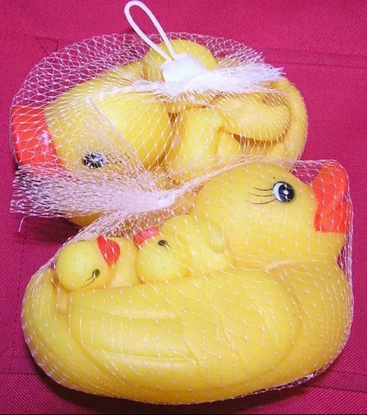 Set di giocattoli da bagno «Rubber duck with ducklings» (Unknown)