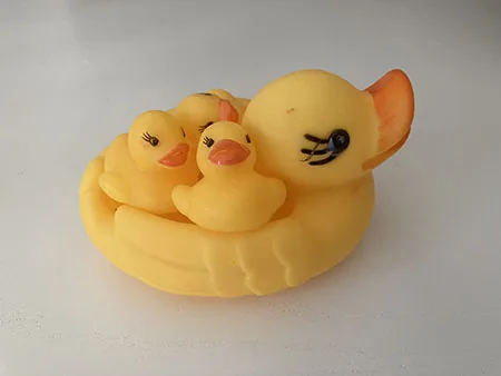 Anatra di plastica «Rubber Squeaky Yellow Duck Shower Tub Floating»