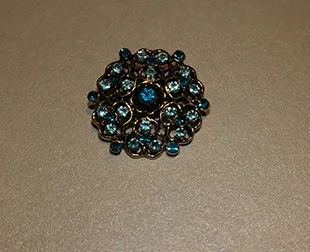 Spilla «Runde, Vintage Brosche" Blume" mit Kristallen (Türkis)» — foto 4 dell'alert A12/00477/23