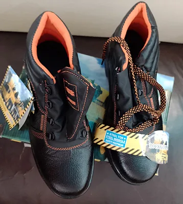 Calzature di sicurezza «Safety footwear ROCKGOLDEN» — foto 1 dell'alert A12/00199/23