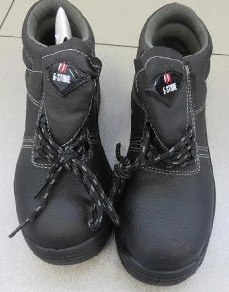 Calzature di sicurezza «Safety Shoes» — foto 1 dell'alert A12/0241/18