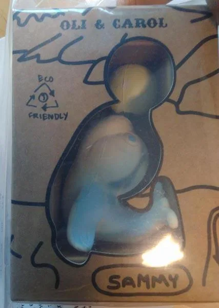 Giocattolo dei bambini «Sammy l'otarie (Sammy the Seal)» (Oli &amp; Carol)