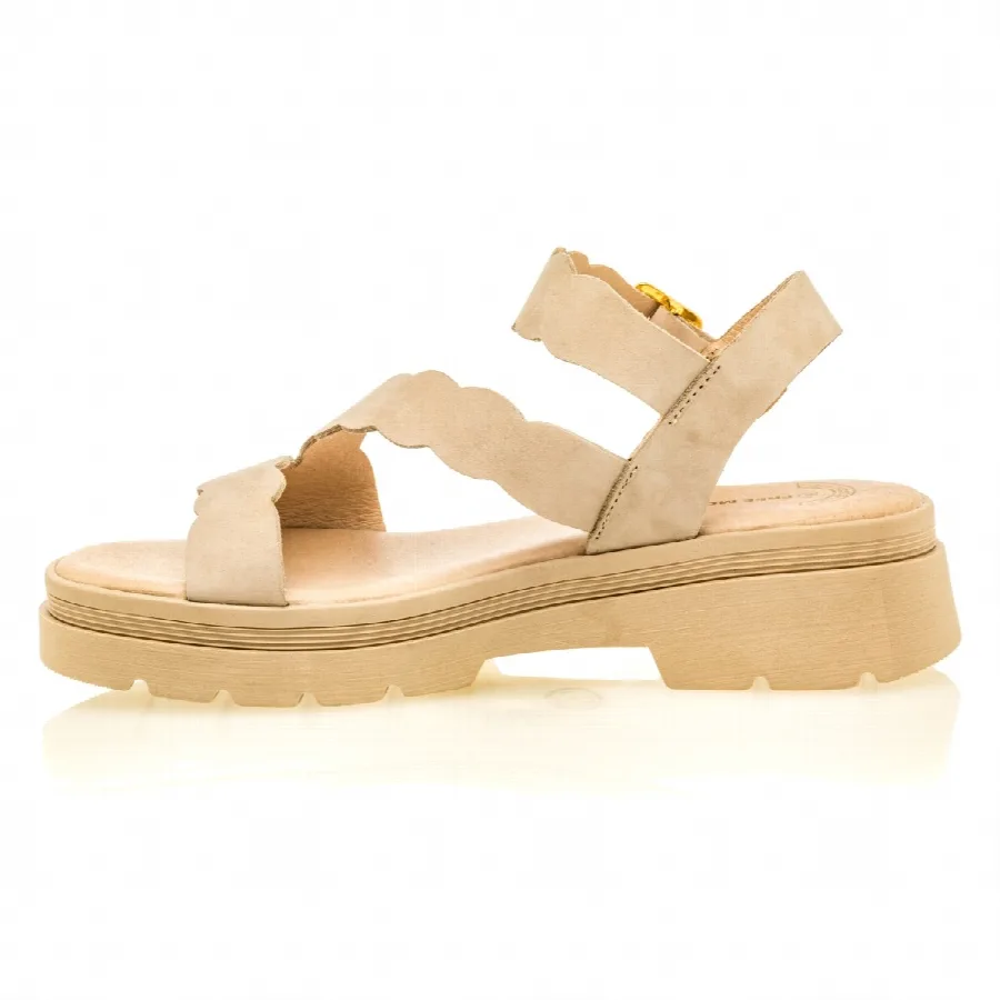 Sandali «Sandales Femme en cuir beige» (Free monday)