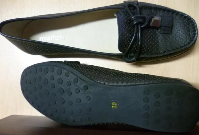 Scarpe da donna &amp; #13; &amp; #13; — foto 2 dell'alert 1013/11
