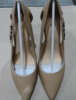 Scarpe da ginnastica «Scarpe da donna» — foto 2 dell'alert A12/00753/23